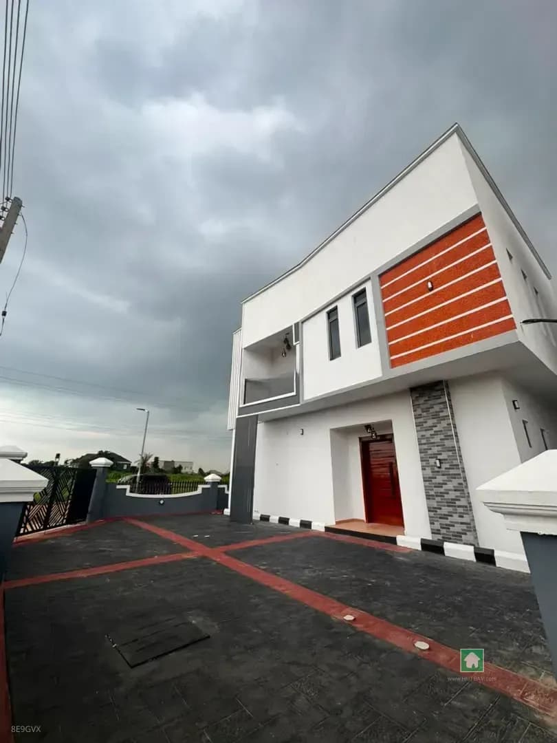 Detached Four-Bedroom House in Mowe Town, Ogun