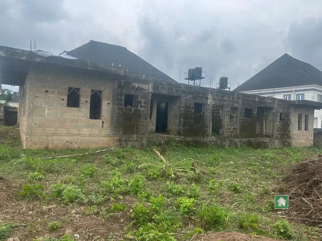 6-Bedroom Bungalow on 600sqm in Mowe Ofada