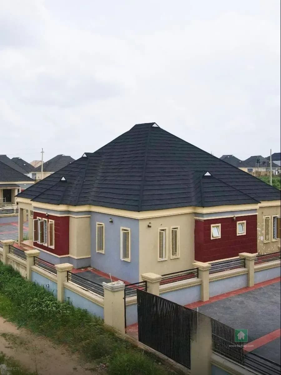Bungalow for Sale in Mowe Town, Ogun – Ideal Investment Opportunity