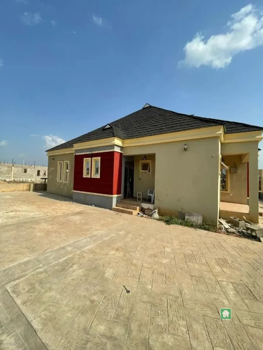 Comfortable 3-Bedroom Bungalow for Sale in Mowe Town, Ogun