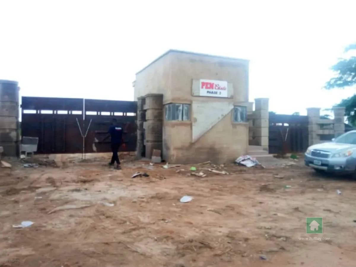 Land for Sale in Mowe Town, Ogun - Ideal for Development