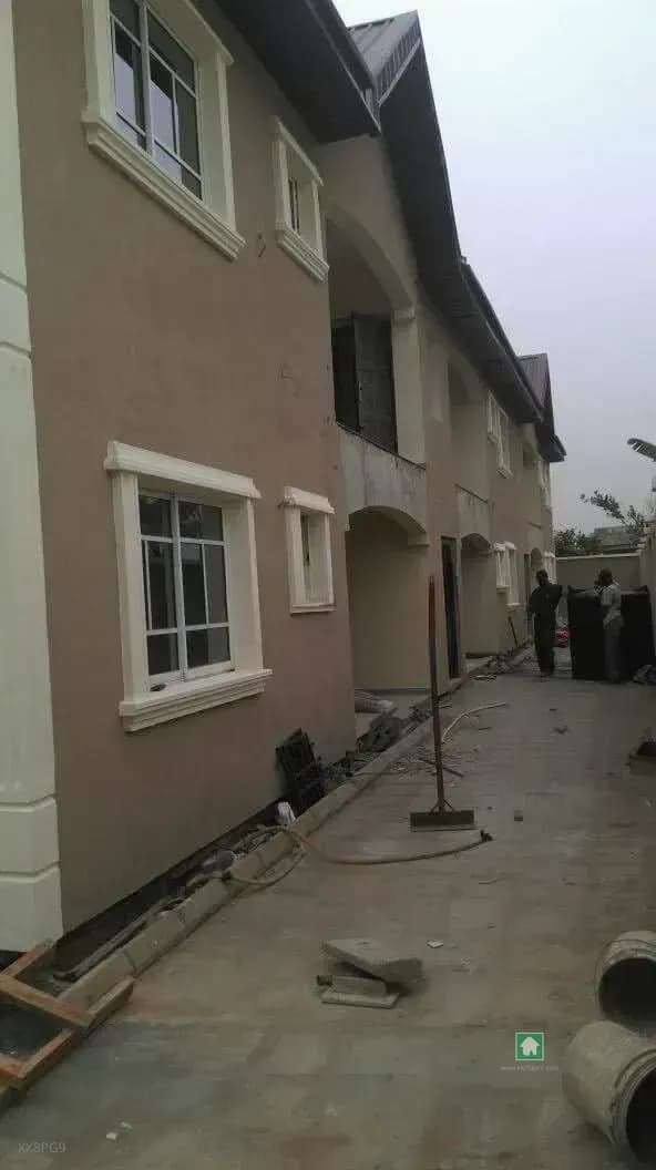 For Sale: Block of Flats in Mowe Town, Ogun