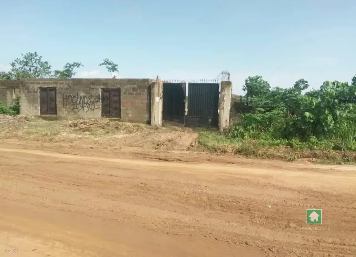 700sqm Gated Land with Shops for Sale in Obafemi Owode