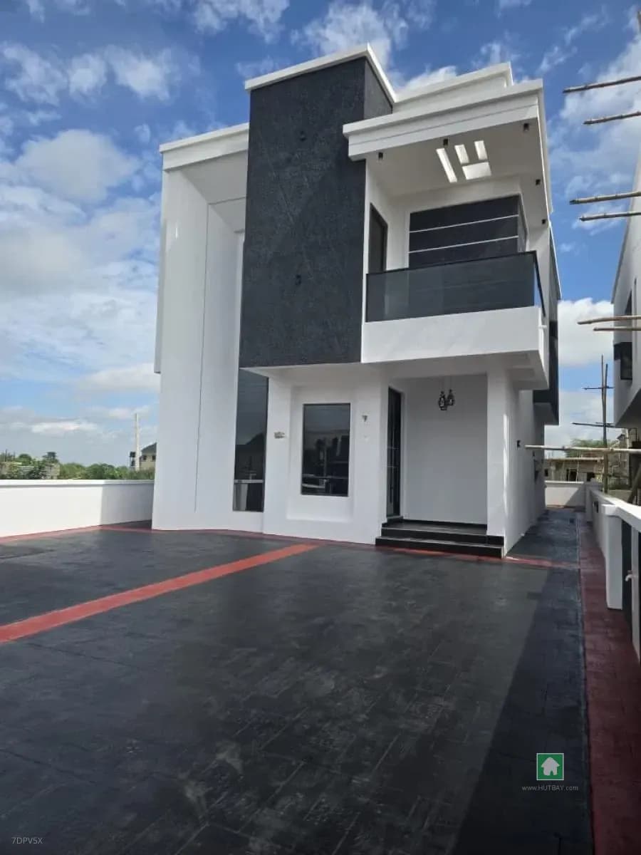 Stylish 4 Bedroom Detached Home in Mowe Town
