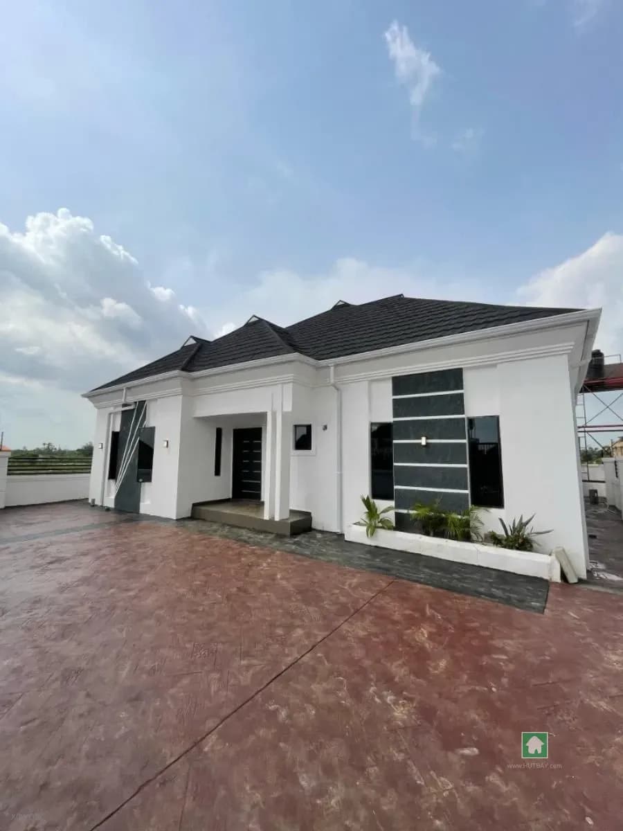 Executive 3-Bedroom Bungalow in Bluestone Estate, Mowe