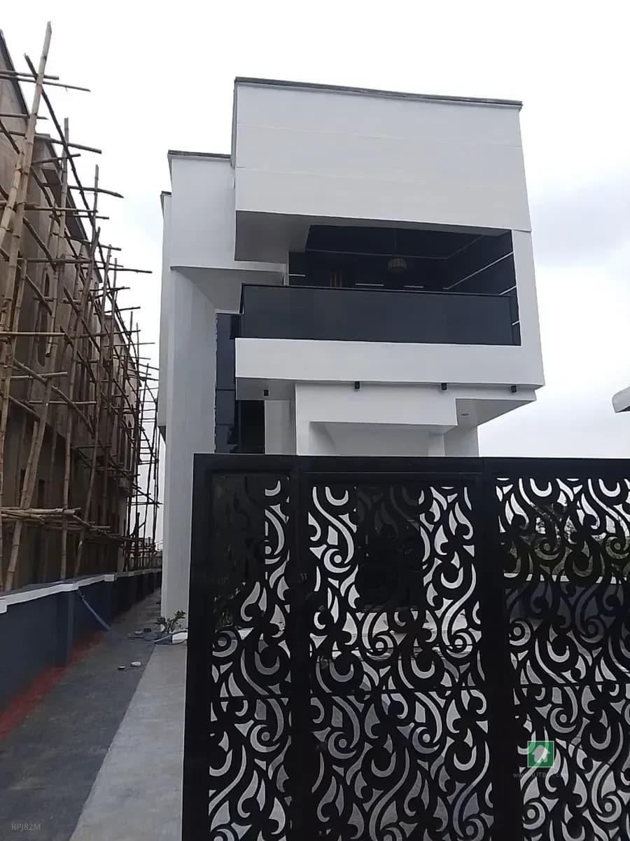 Bluestone Favour Estate, Mowe Town